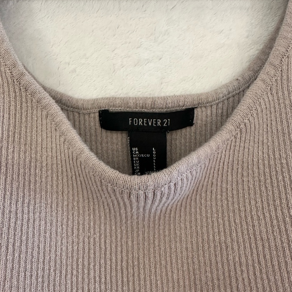 Neutral Crop Top - Picture 2 of 3